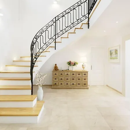 Villa Esquina Luxury 5 Bed 5 Bath